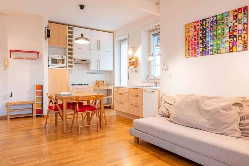 Ferienwohnung Guest Planet - Grazioso Bilocale Bande Nere M1 Mailand Exterior foto
